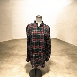 Ann Taylor LOFT The Softened Shirt Black Red Plaid Long Sleeve Rayon Blend Top L